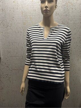 Liz Claiborne Silk 77%|23% nylon Navy and White Striped three-quarter Sleeve Top
